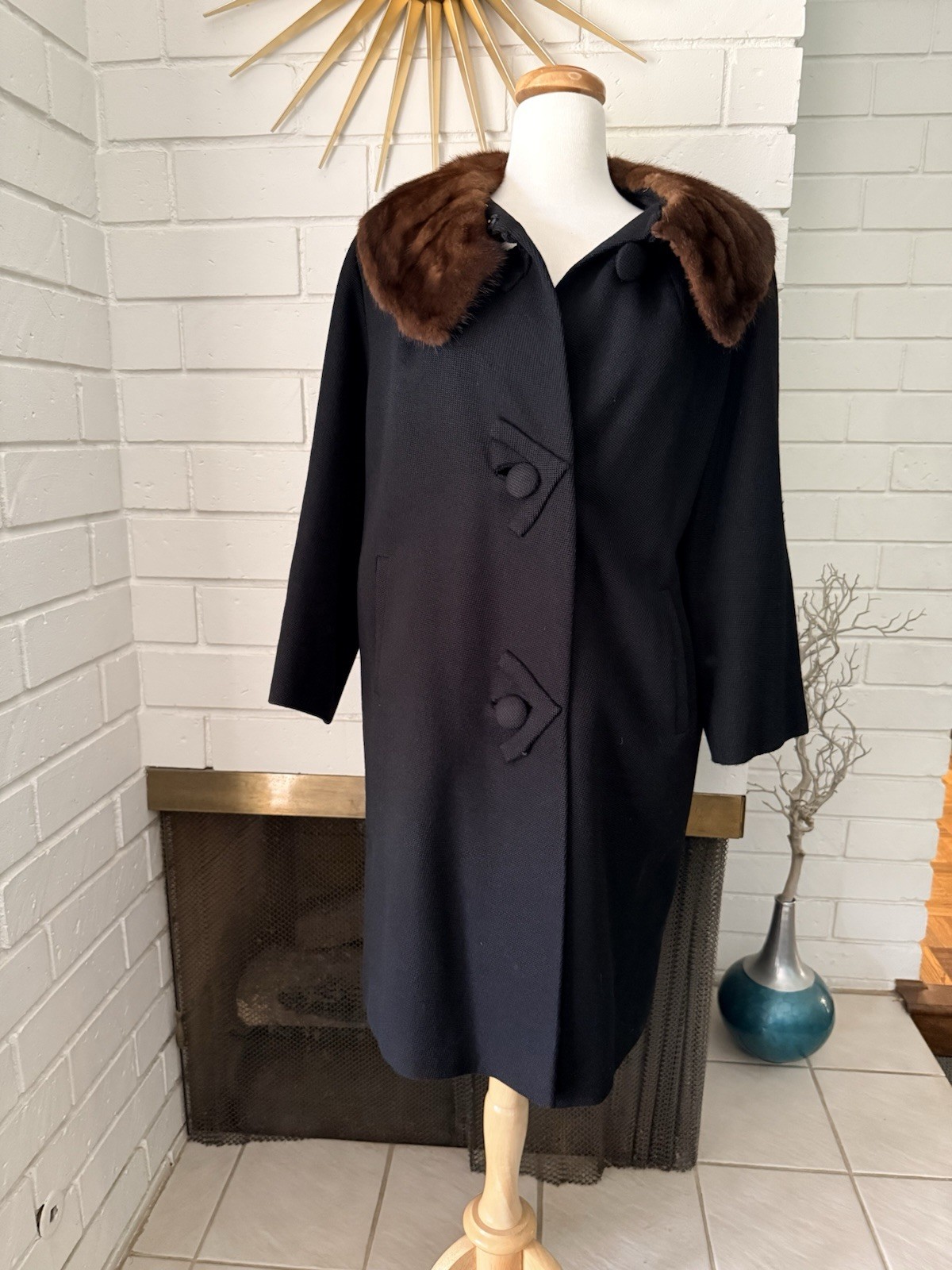 Vintage Long Black Swing Fabric Coat 50s 60s Real Fur Collar M USA jacket winter