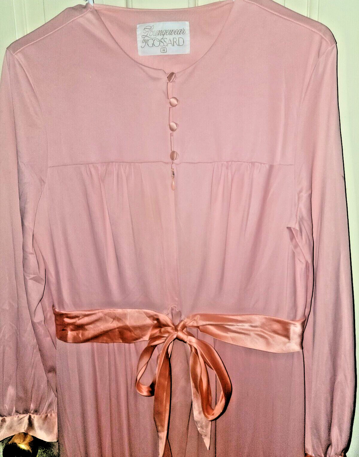 VTG LOUNGEWEAR BY ARTEMIS GOSSARD NIGHTGOWN CORAL WITH SATIN TRIM