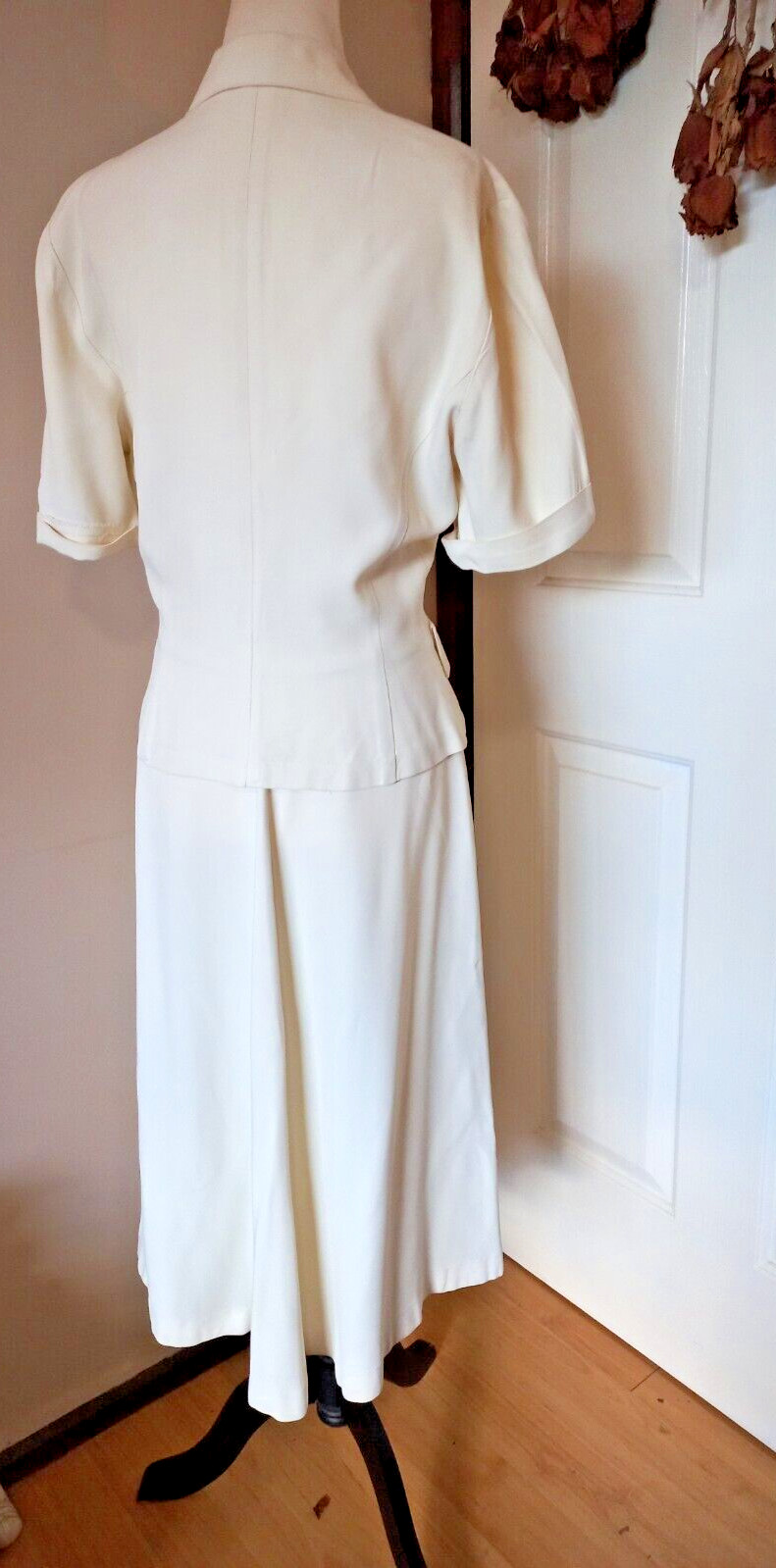 Vintage 1940s Ivory Rayon Old Hollywood Glamour Tailored Summer Skirt Suit S/M