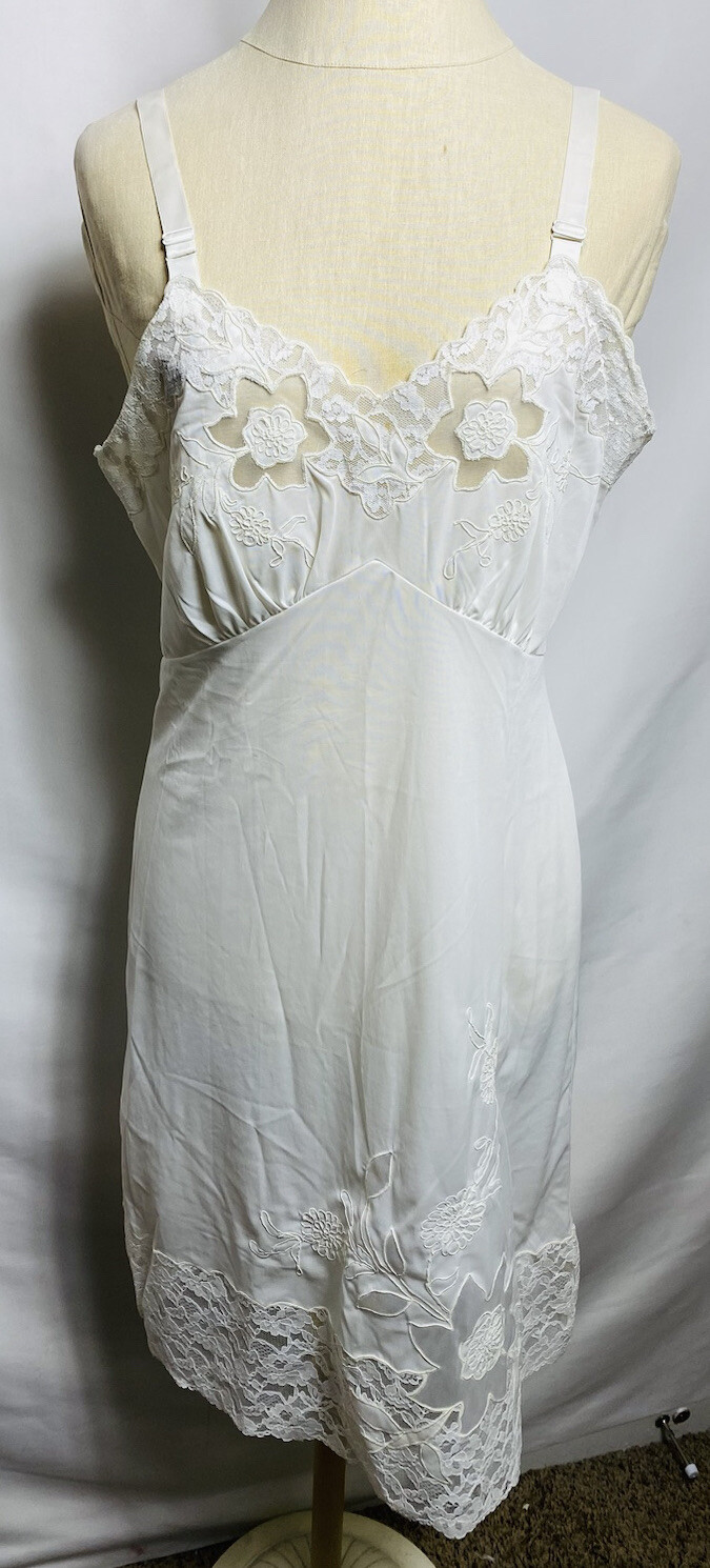 Vintage Kayser at Debenhams ivory Nightie Babydoll Nylon Lace Trim Sz 13 Made UK