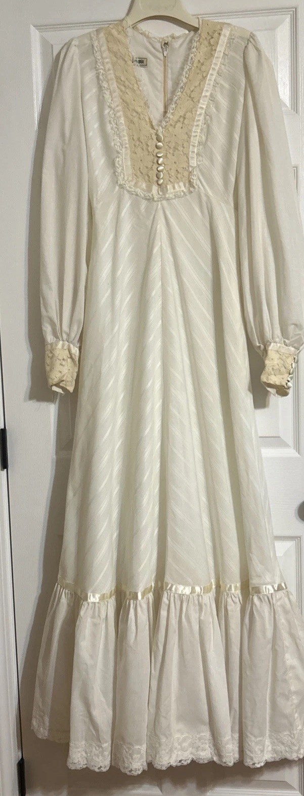 Vintage 1960’s /70’s Joseph Magnin Boho Hippie Prairie Dress Lace Trim Ivory