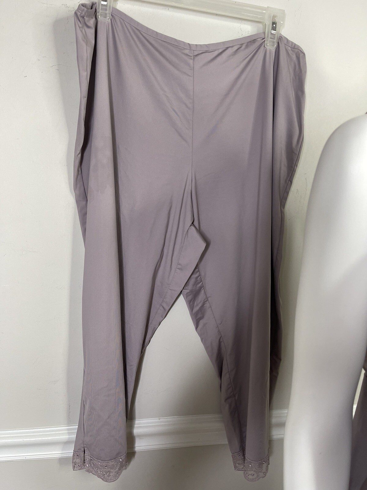 Soma XL Pjs Capri Set Cami Top Lace Lightweight Sexy Gray Flaw