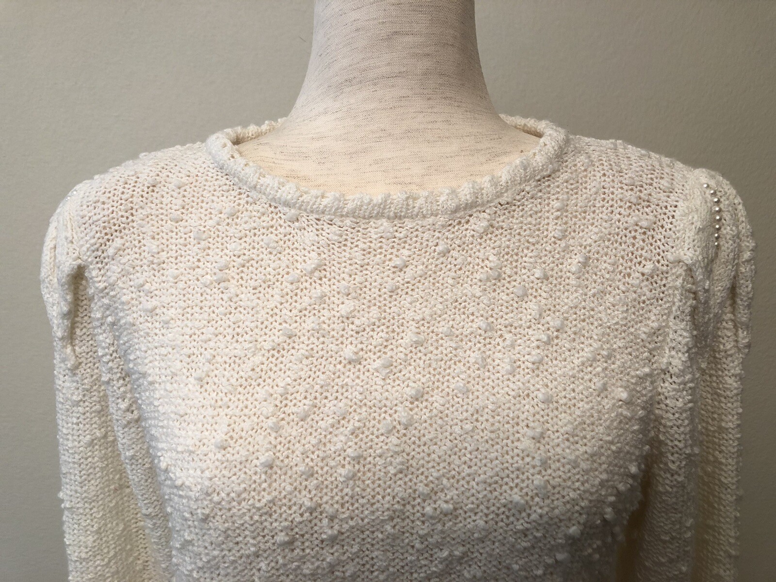 Vintage ‘70s Le Roy Knitwear Ivory Nubby Boucle Sweater Pearl Shoulder Detail M