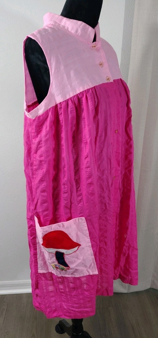 Vtg 70s Dela Ann Pink Housecoat Mod Mushroom Toadstool Pocket Muumuu Robe Dress