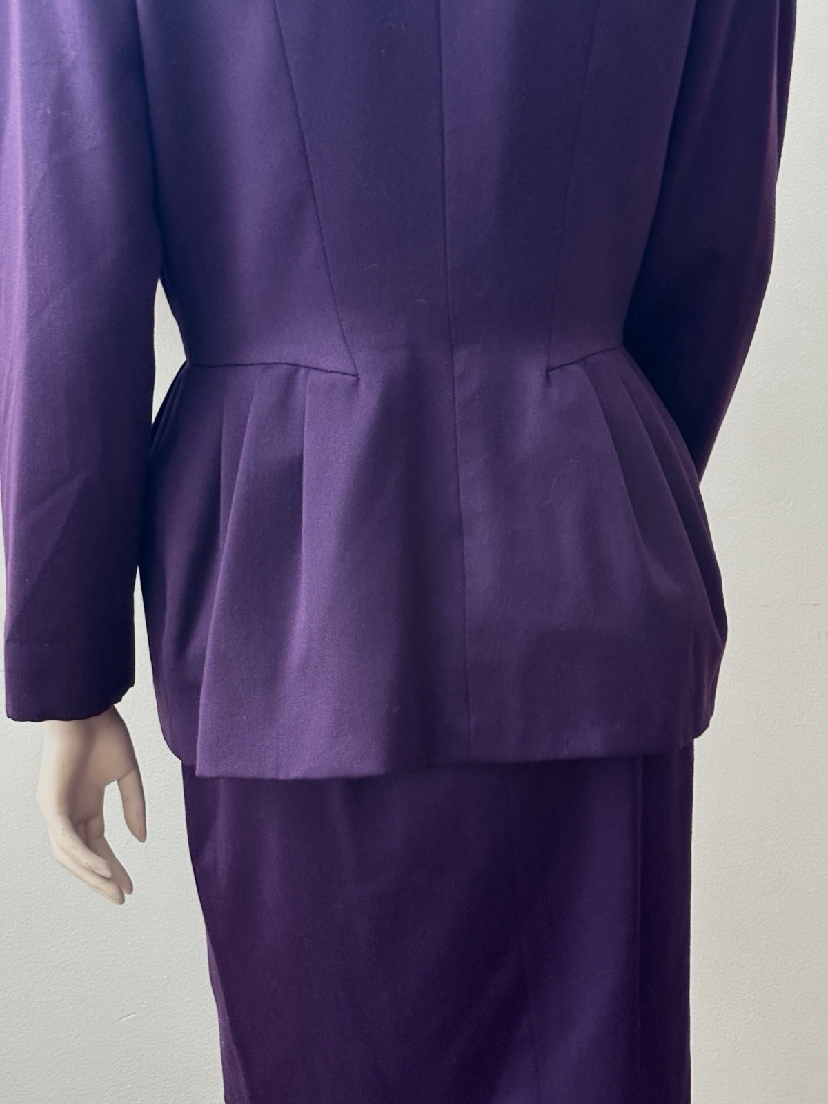 Vtg 1980’s PANCALDI & B Women’s Plum Purple Suit Italy 100% Wool Sz M/L