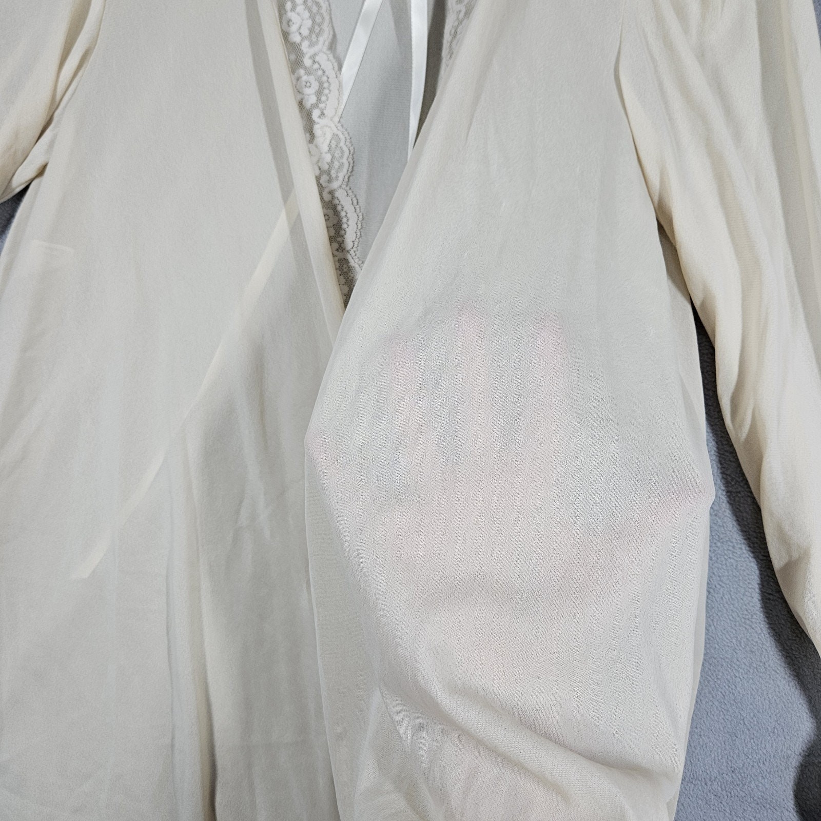 Vintage Short Robe Small Light Beige Dressing Gown Lace Petra Fashions Cottage