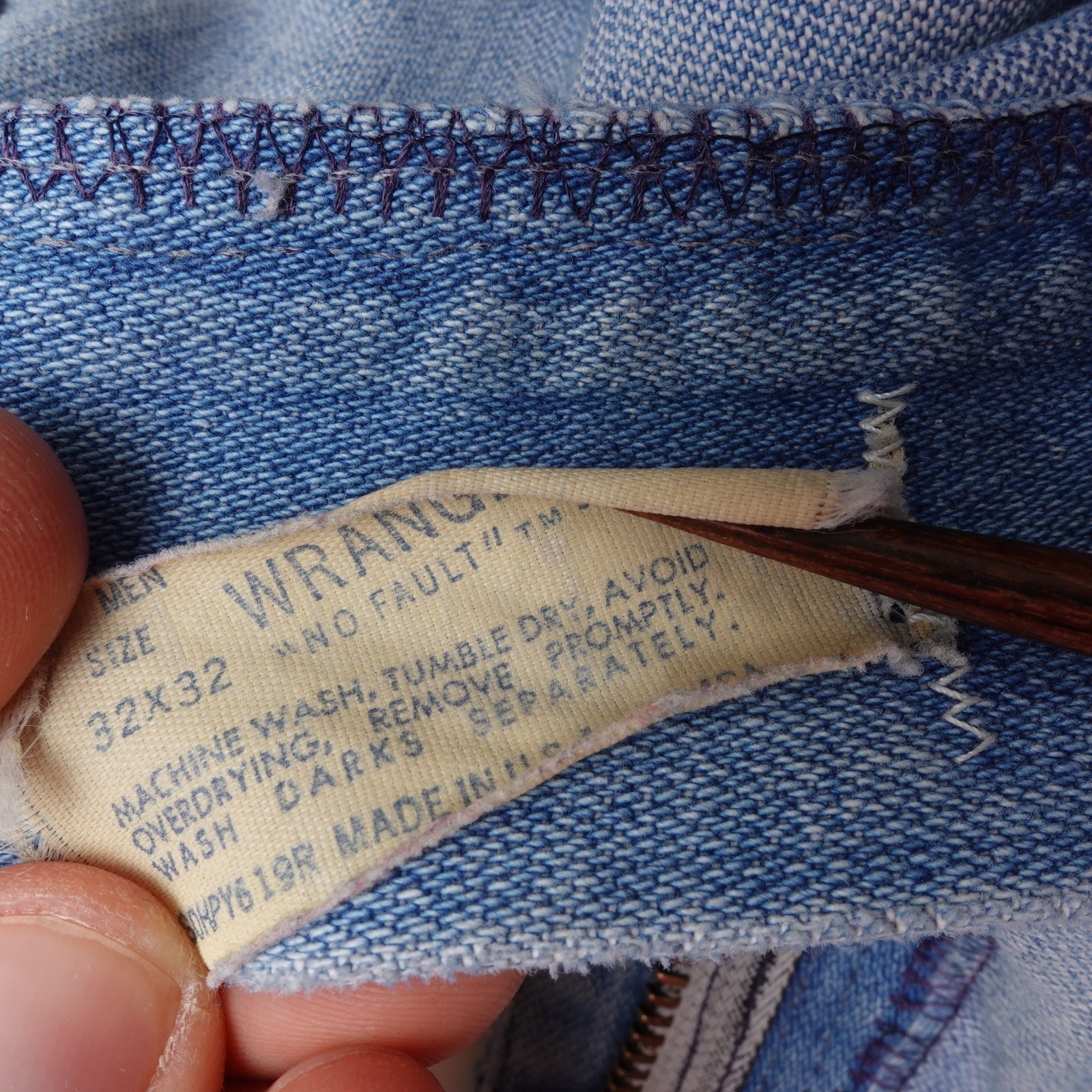 Vintage 70s Wrangler No Fault Denim Jean Shorts Made in USA Size 30 4″ Inseam