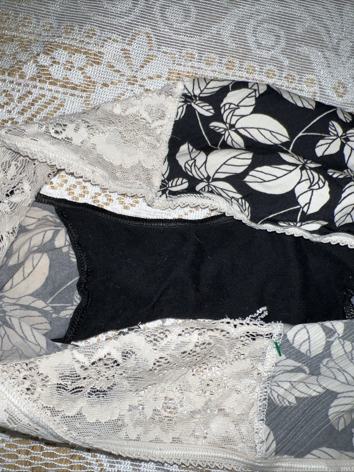 VINTAGE SOMA ~ Black IVORY ~ LACE HIPSTER PANTIES ~ SIZE MEDIUM