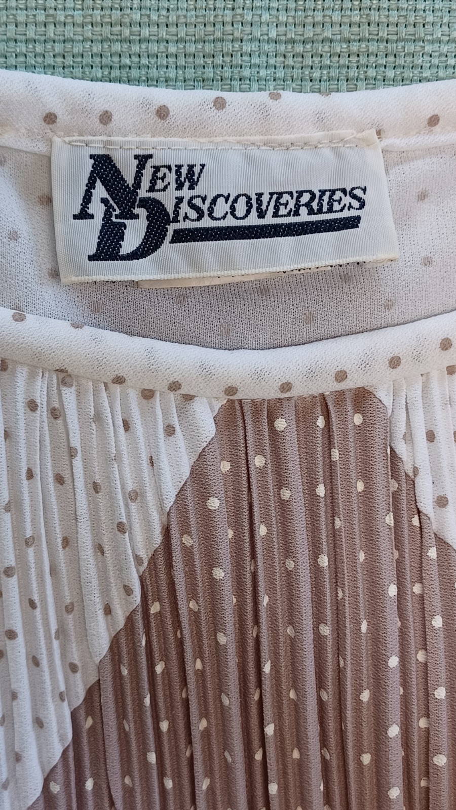 Vtg New Discoveries Union Pleated Colorblock Plisse Dress Beige/White Polka-dots