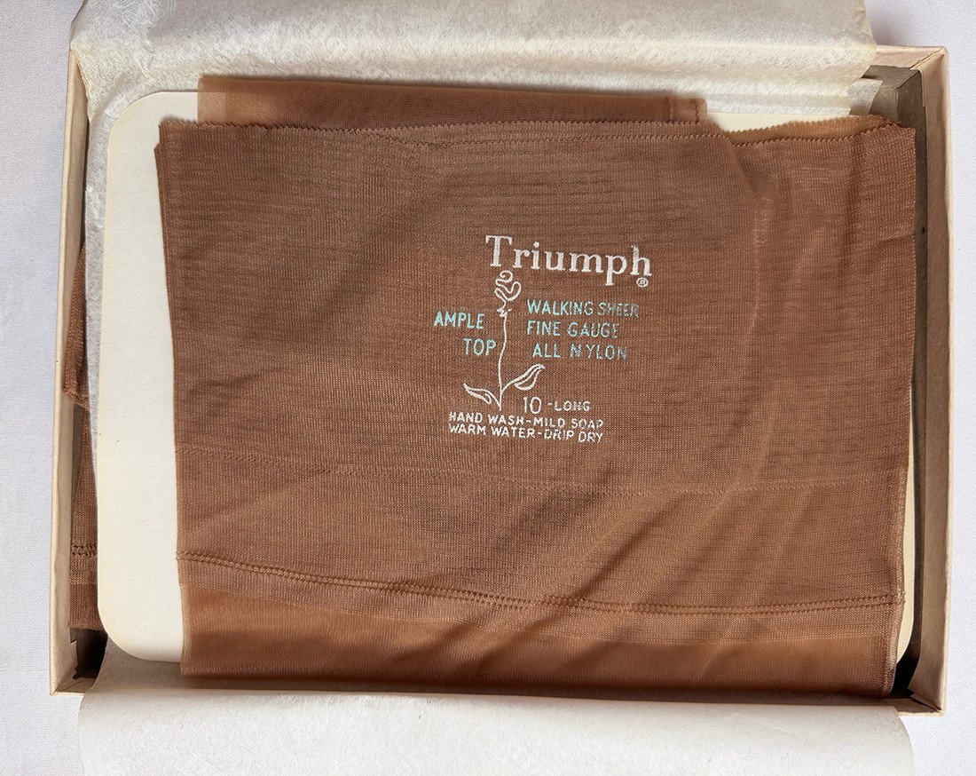 Triumph Outsize flat knit full fashioned vintage stockings sz 10 L 2prs