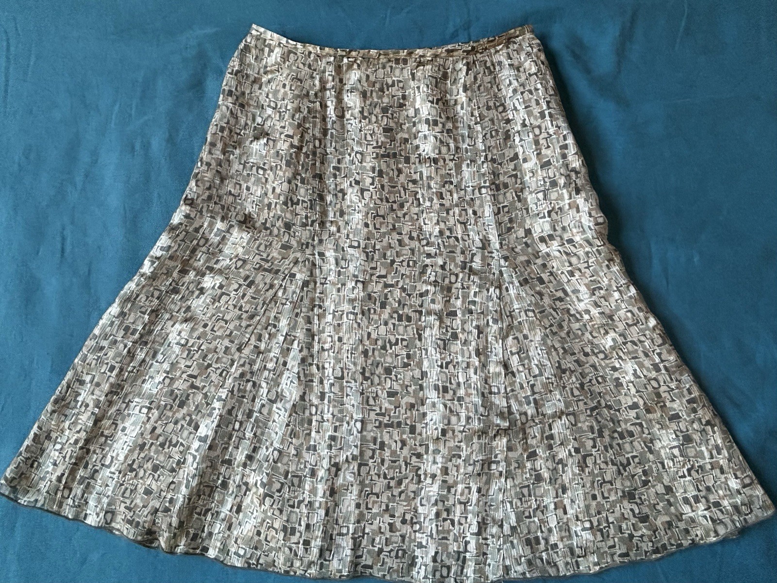 Vintage Y2K Talbots Silk Skirt Sz 4 P, Tan Greens Flare Lined Knee Length 27”W