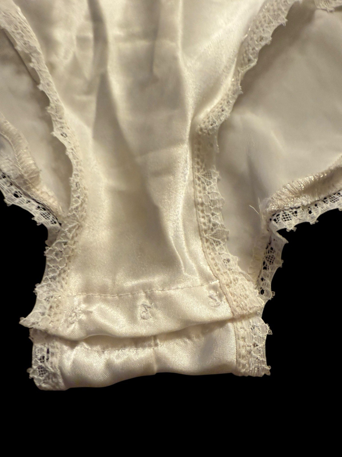Vintage VANDEMERE Lace Shiny White Satin Body Slip Bodysuit M Flutter Sides