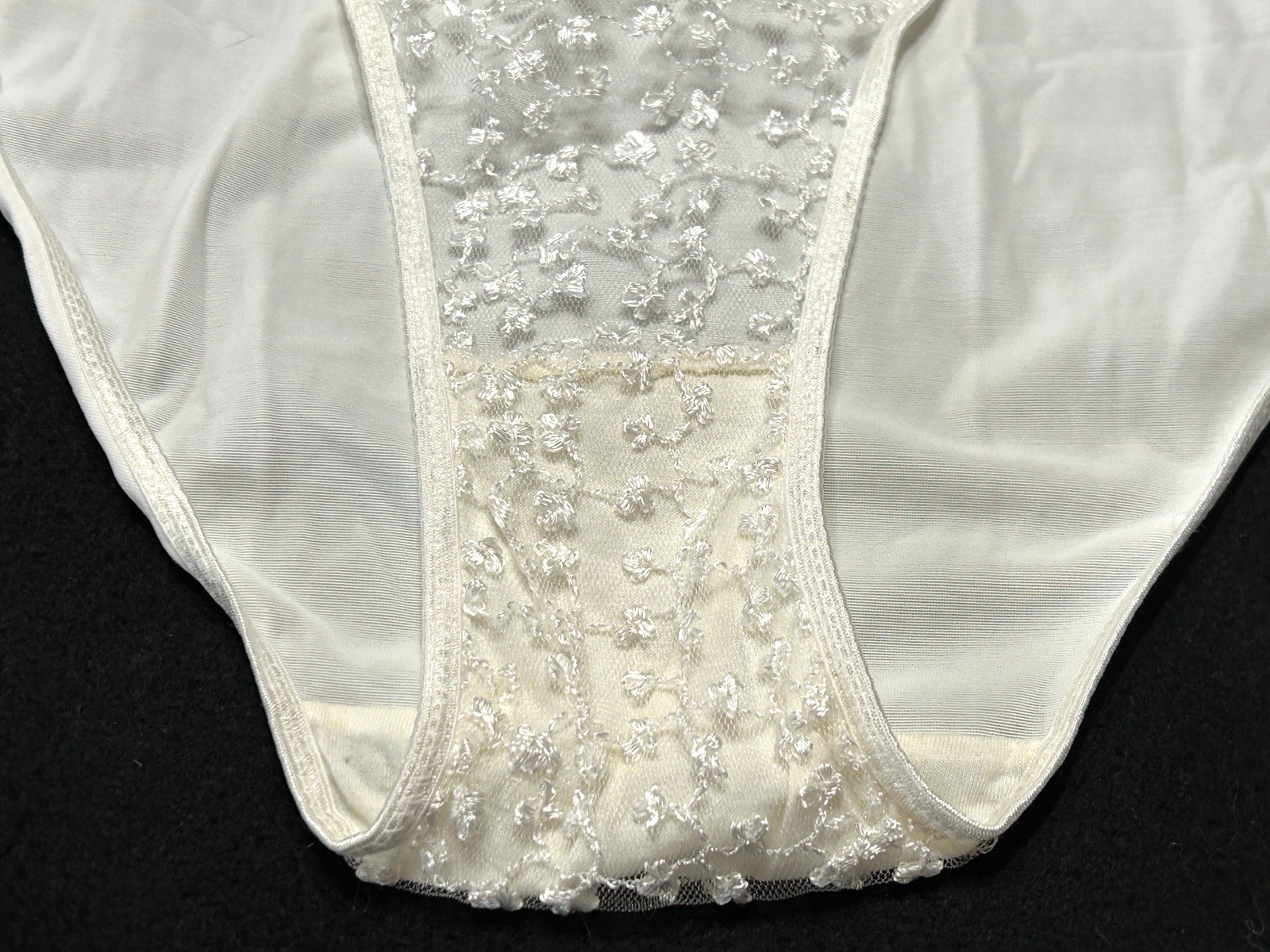 Vtg DONNA LOREN 105X Embroidered Sheer Mesh Satin 4X White String Bikini Panties