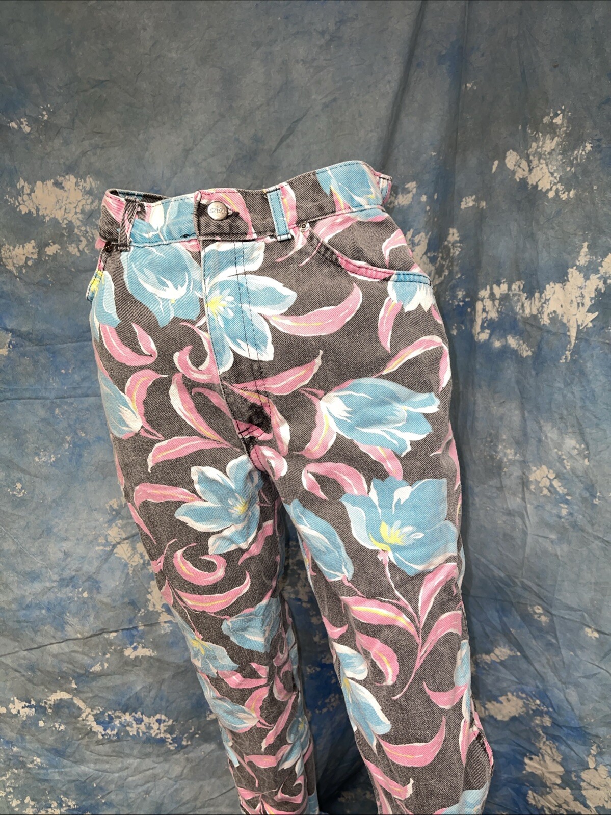 Vtg 1980s Juniors Sunset Blues Chic Floral Black Denim Tapered Leg Pants 27X28
