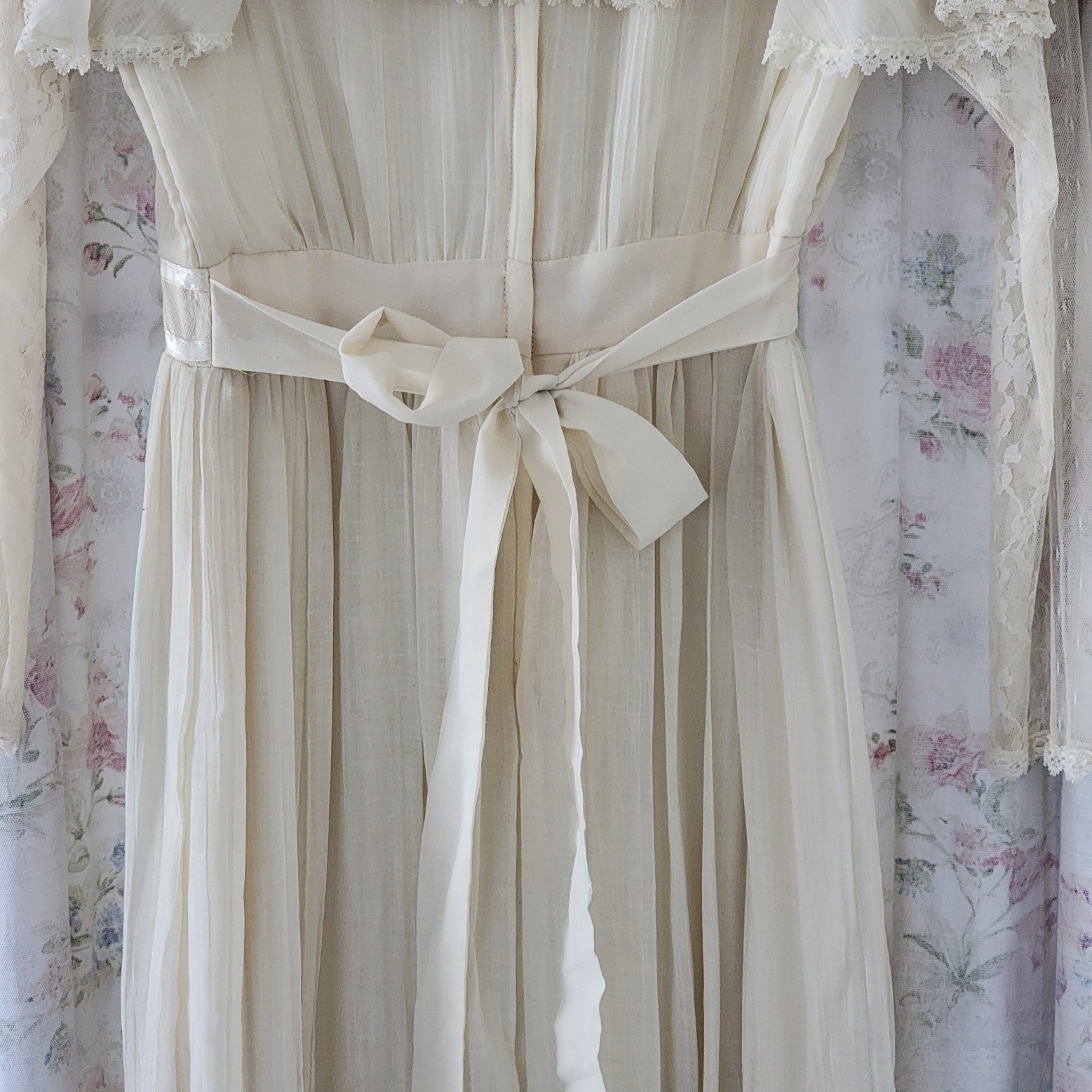 Gunne Sax 1970s Ivory Lace Pearl Prairie Cottage Core Victorian Wedding Dress 9