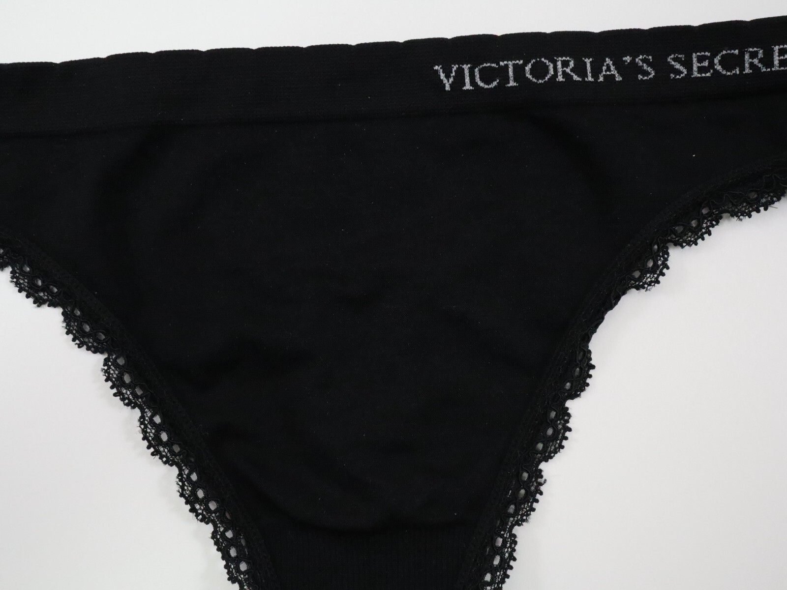 2 VTG 2014 Victoria’s Secret Seamless Ruffle Thong Cheekini Panties Lot SMALL
