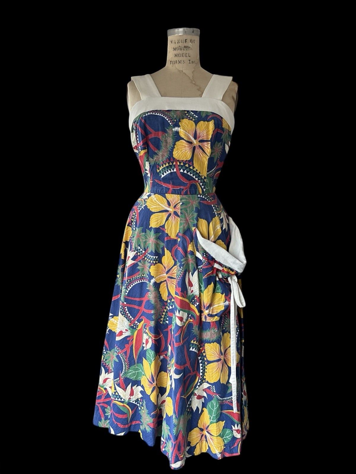 1950s Kamehameha Hawaiian hibiscus print sundress cotton novelty large pocket