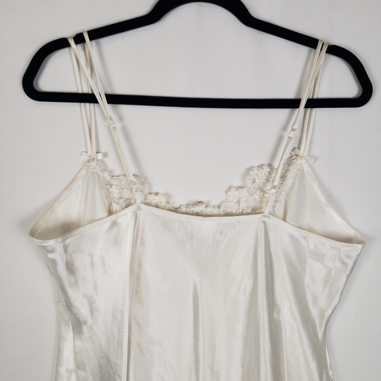 Vtg Enchanting Liquid Satin Nightgown Large Ivory Tapestry Beaded Ruffled Slit