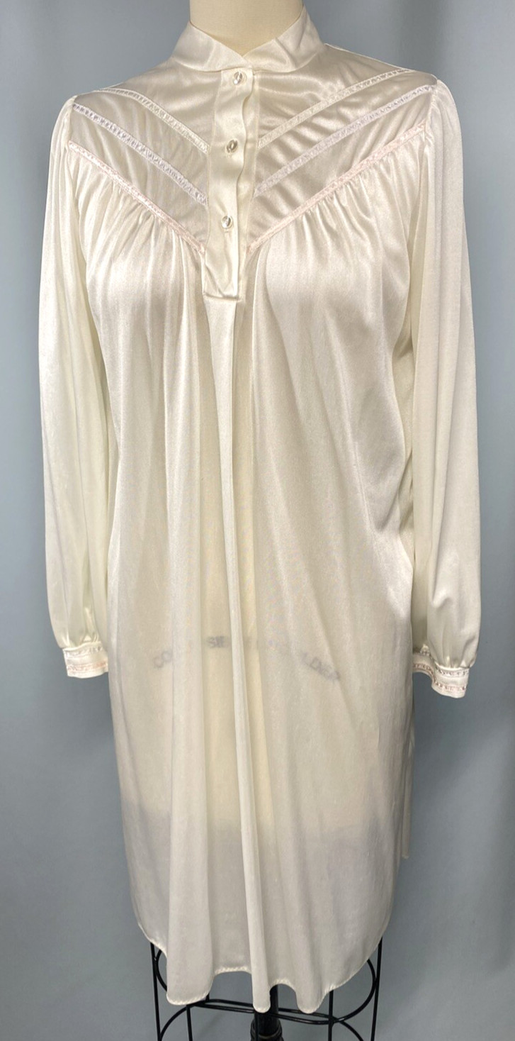 Vintage Nightgown SIZE SMALL white nylon short THE FASHION PLACE SEARS 70s 80s