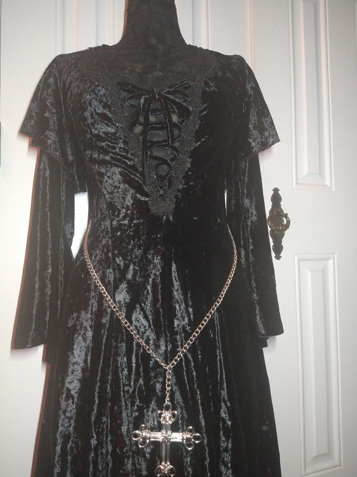 Vintage Crushed Velvet Goth Gown Bell Sleeves Dramatic Cross Chain Small EUC