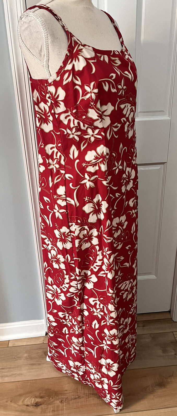VTG Hilo Hattie Hawaii Long Sleeveless Dress Red White Floral 30” Waist 36” Hips