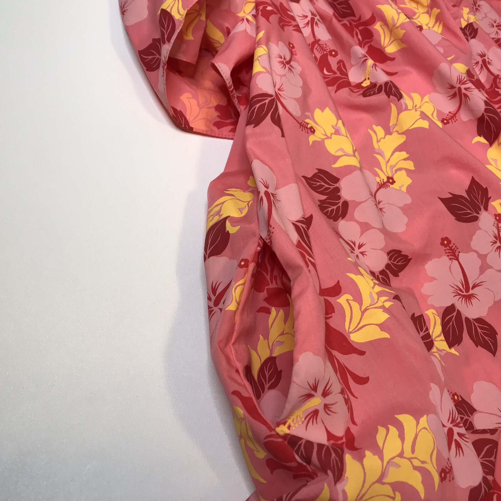 VINTAGE Shannon Marie OSCoral Pink Floral Hawaiian Dress Hibiscus Mumu Aloha 60s