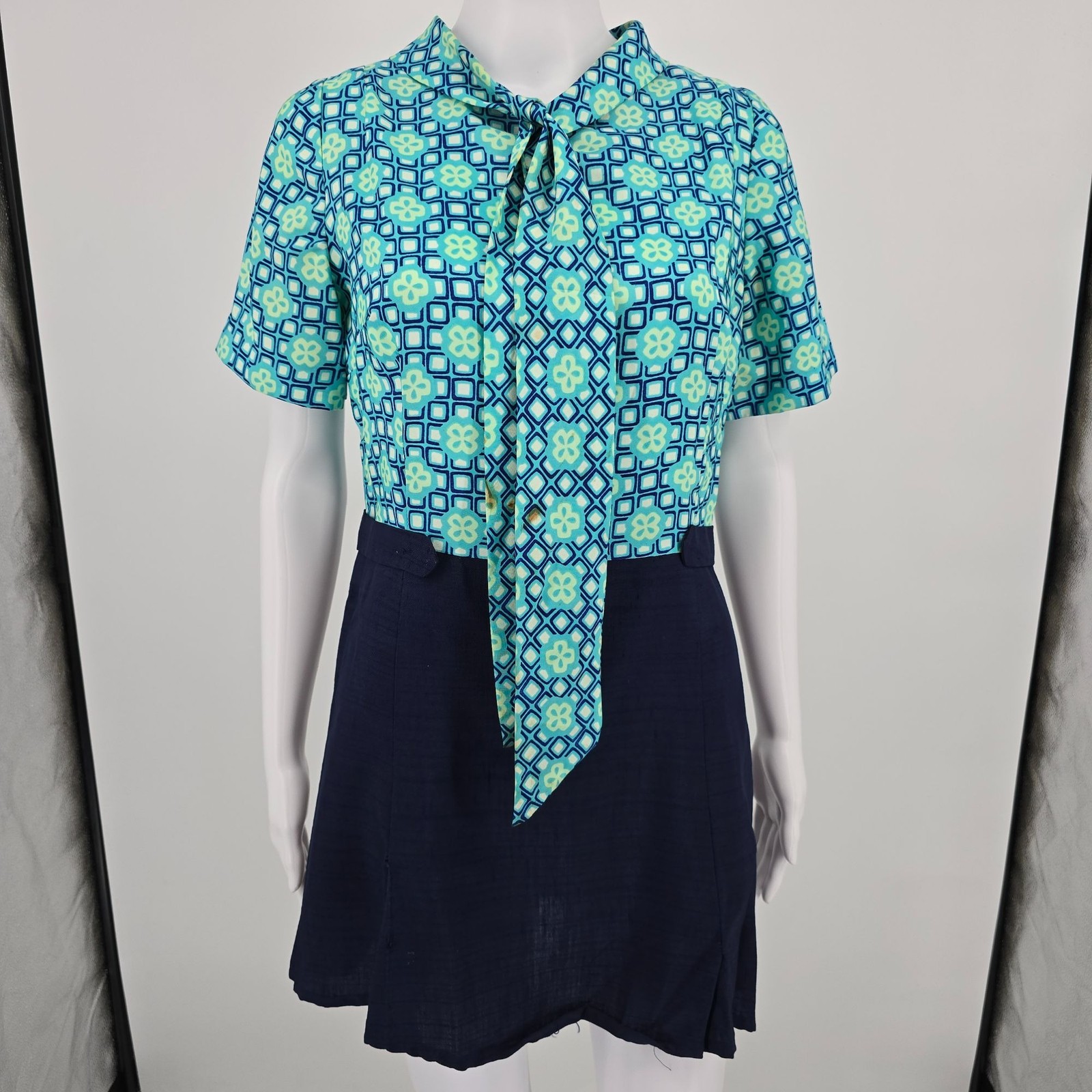 Vintage 1960s Aqua Geometric Print Lavalier Mod Scooter Mini Dress (M/L) #Flaws