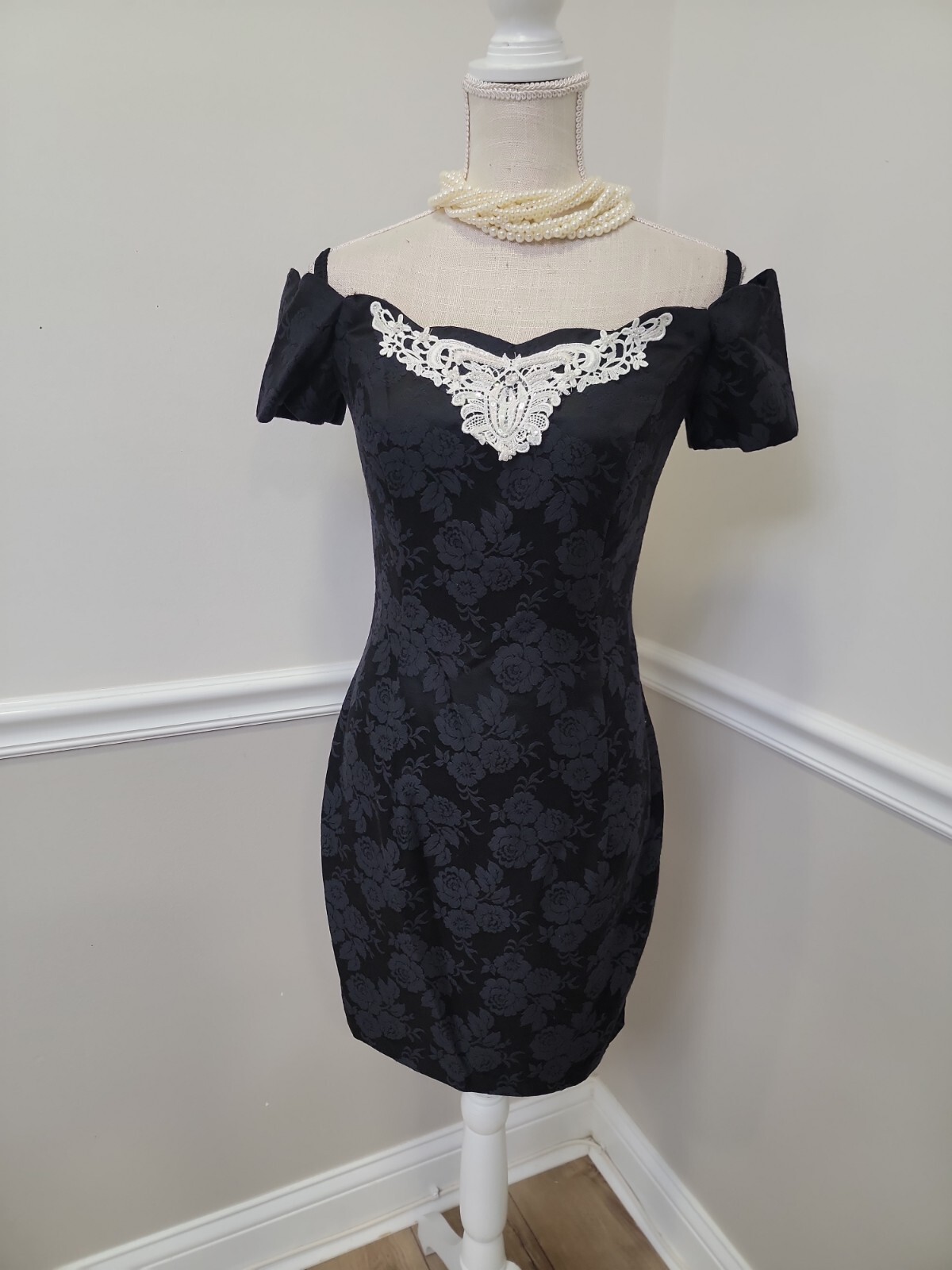 VinTage 80s ROBERTA Black White Lace OFF-SHOULDER Cocktail Mini Dress 5/6