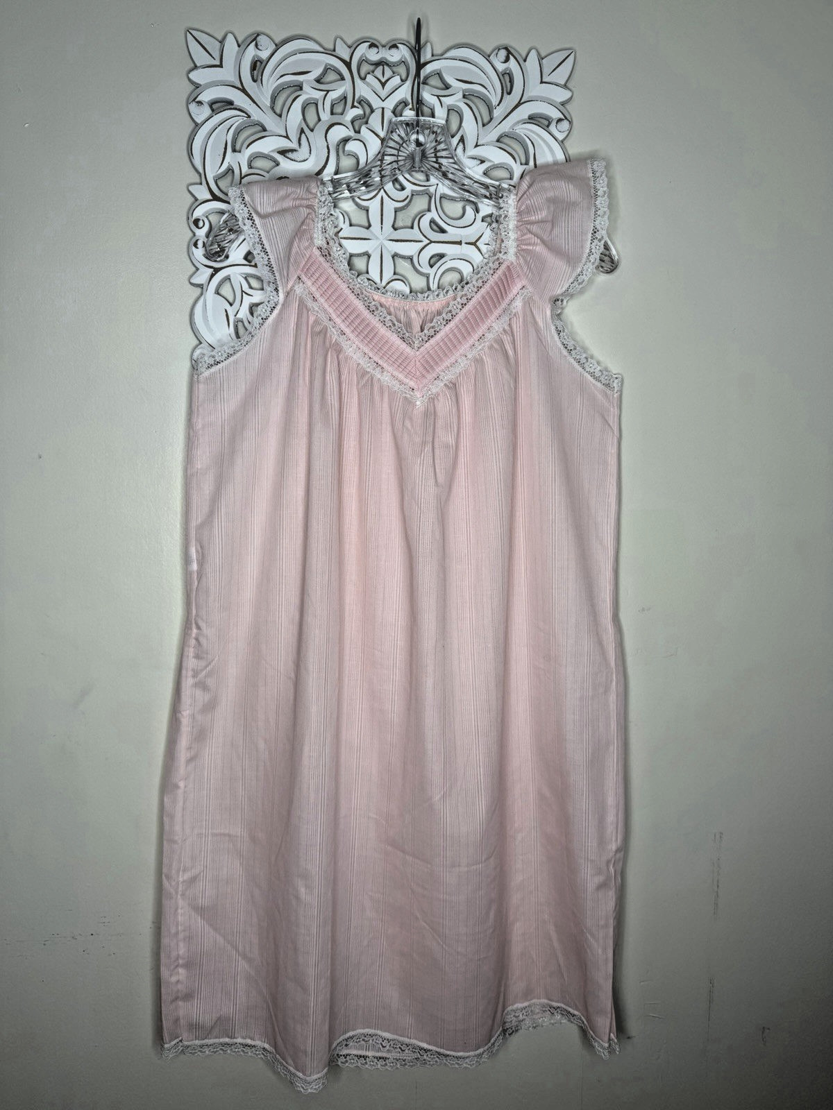 Vintage 80s Glencraft Pink Nightgown sz M V-Neck Sleeveless Lace Trim ILGWU USA