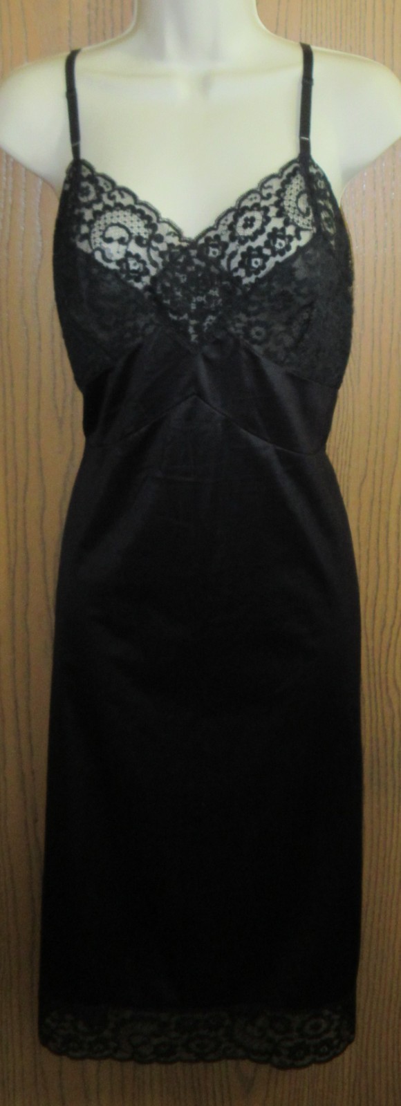 vintage size 36 VASSARETTE BLACK sheer mega LACE NYLON full slip NIGHTGOWN