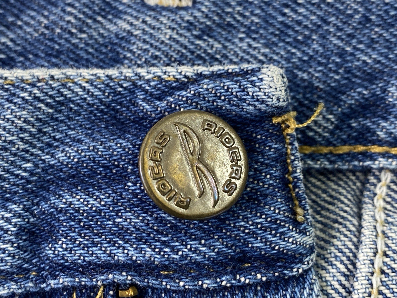 Vintage RIDERS women’s high-waisted 100% cotton blue denim jeans SIZE: 14M