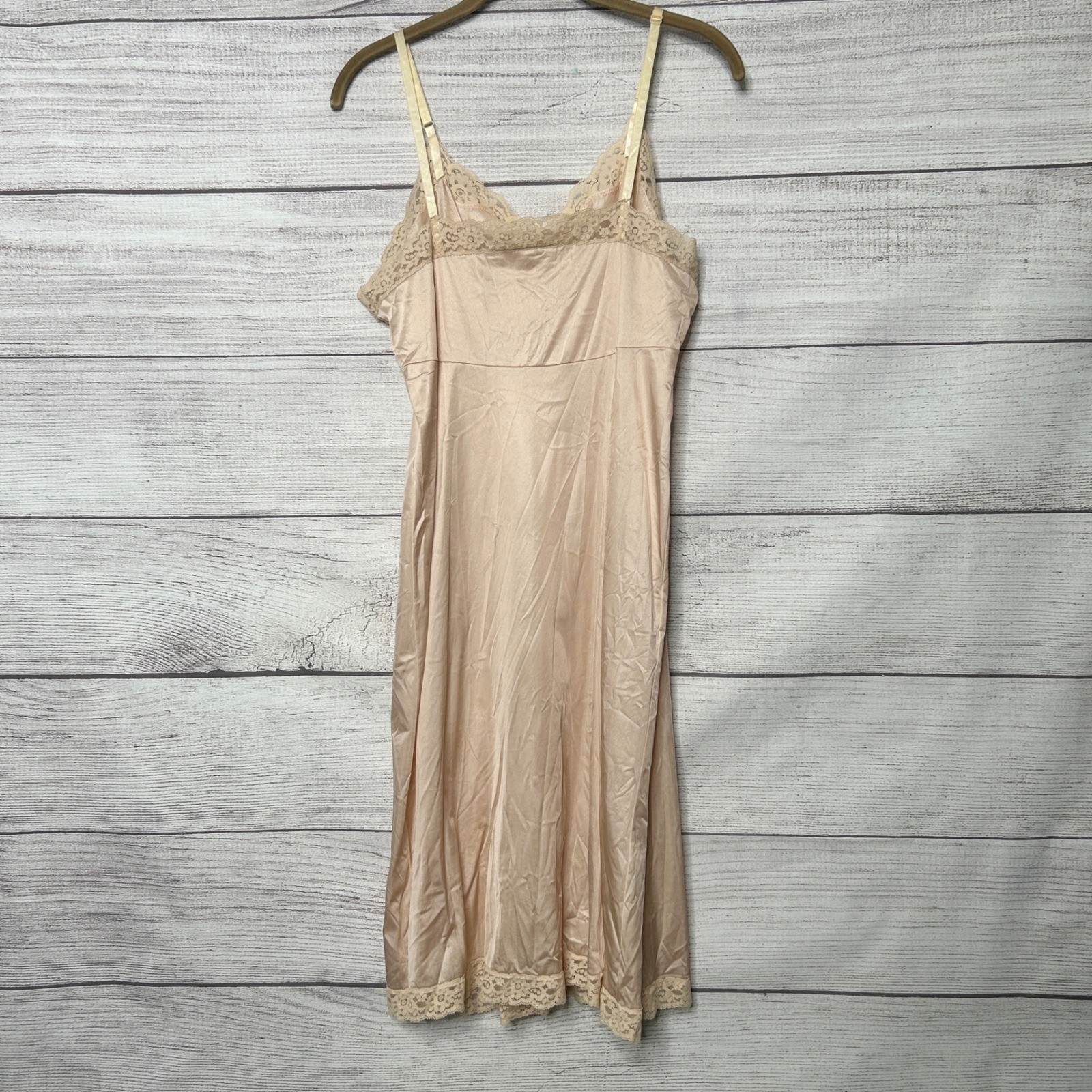 Vassarette Vintage Nude Lace Trim Full Slip Antron III Nylon Made in USA 36 L