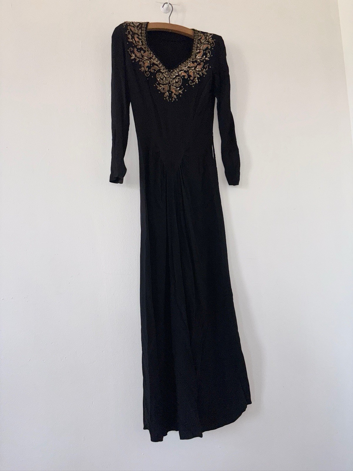 Vintage 40s Glamorous Slinky Crepe Evening Gown With Gold Bullion Embellishments