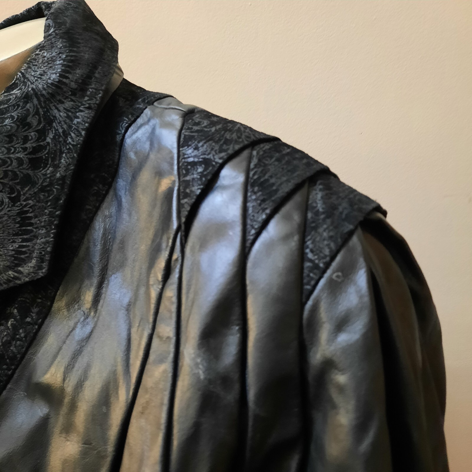 LEATHER VTG 80S DOLMAN SLEEVES SHOULDER PADS PLEATS SHORT JACKET sz M