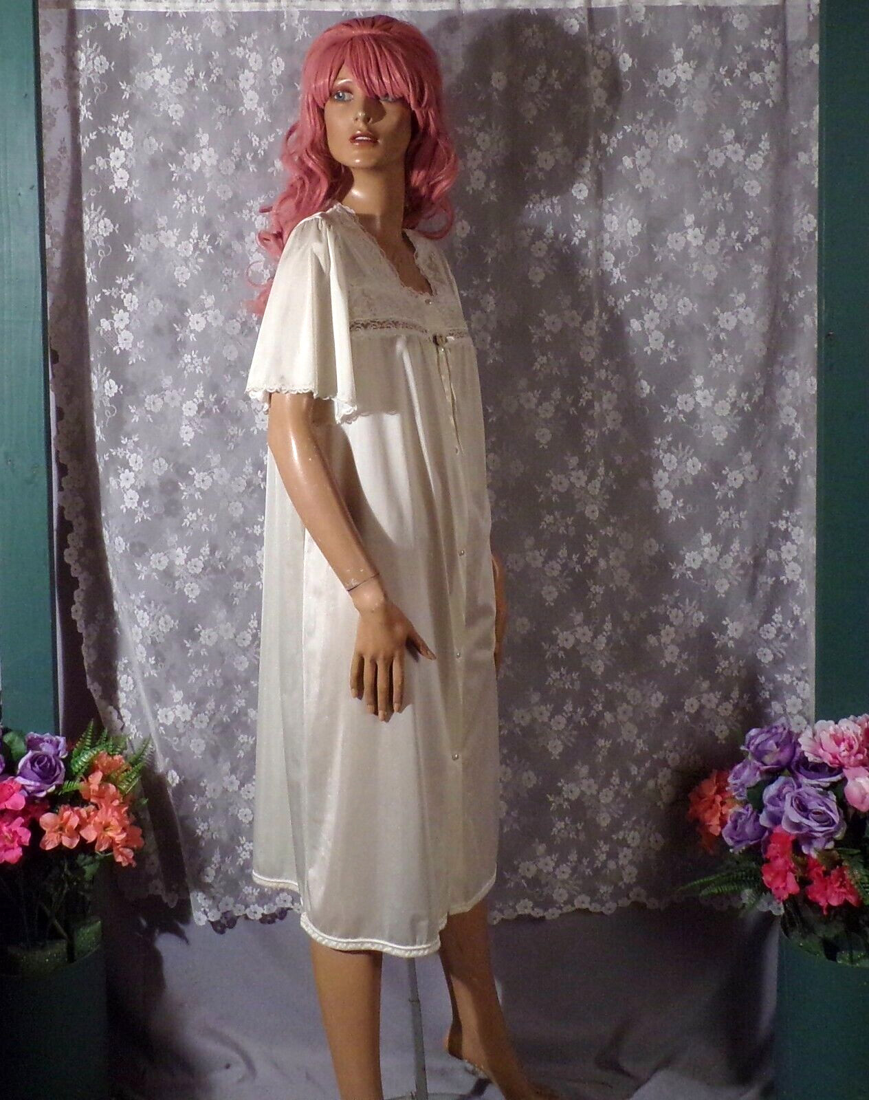 Vintage Cream Lace Robe Size Large 80s Retro Nylon Coquette Granny Light Weight