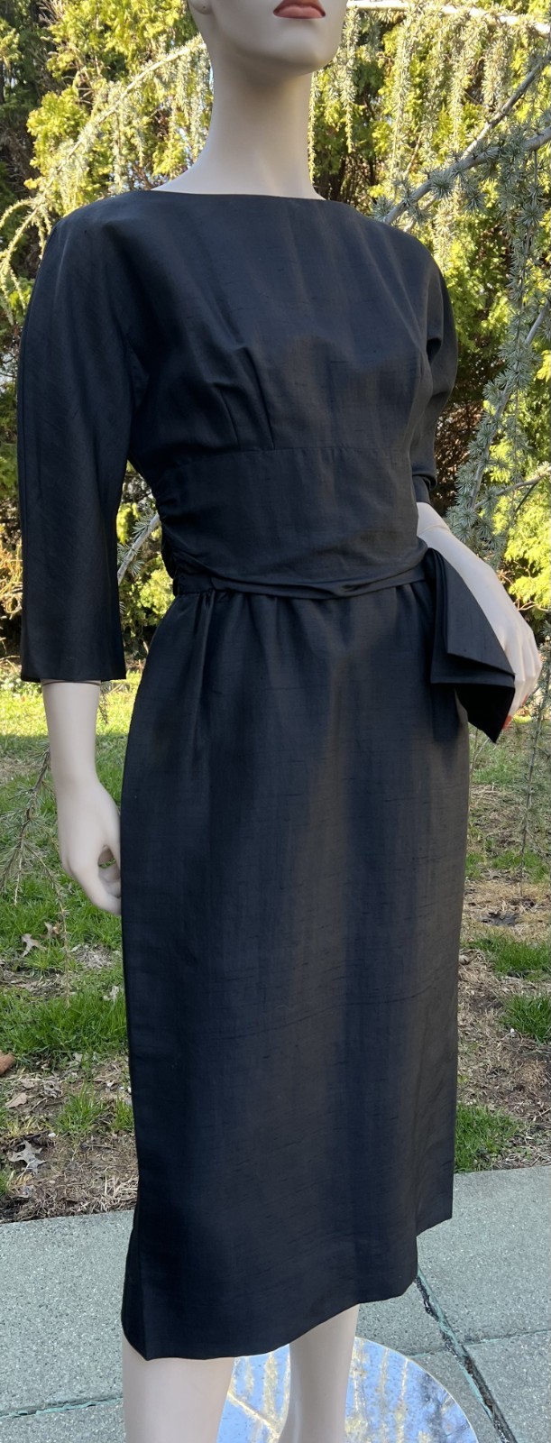 VINTAGE 1950’s YOUNG COSMOPOLITANS BEST & CO BLACK SILK SHEATH DRESS