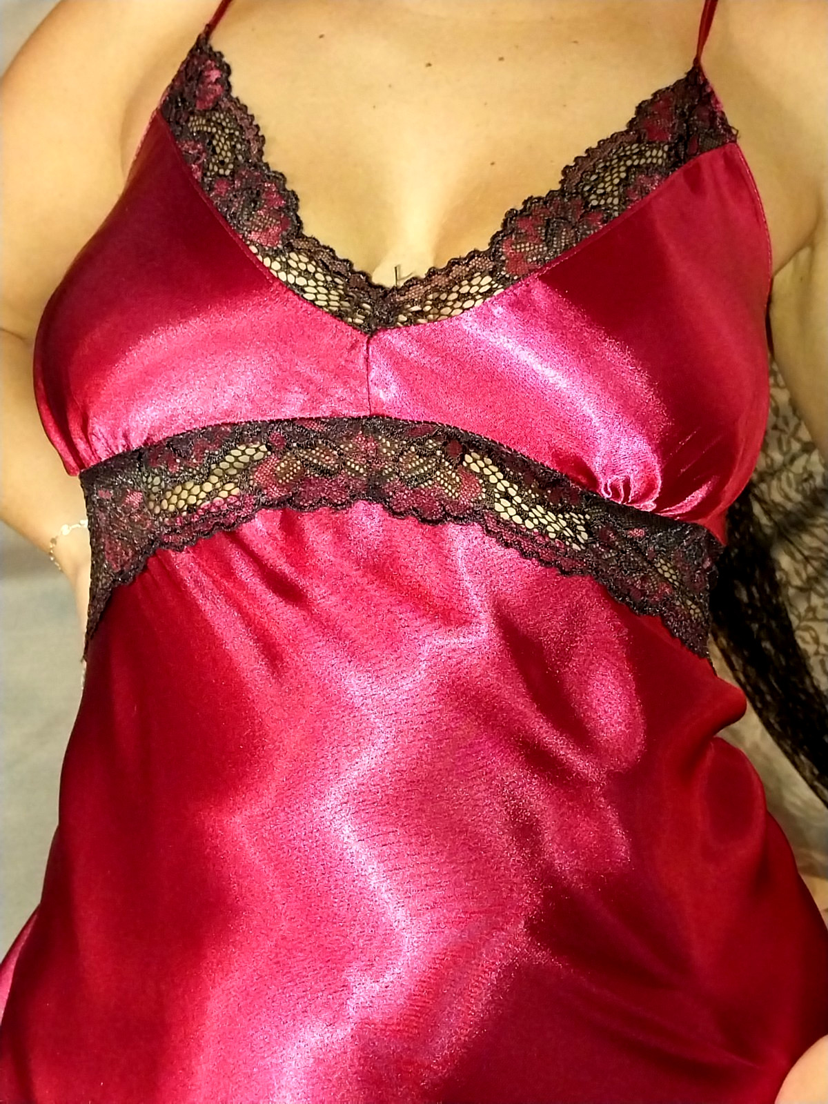 VTG SATIN SHINY LACY GARNET RUBY BABYDOLL NIGHTIE GOWN NIGHTGOWN 42 44