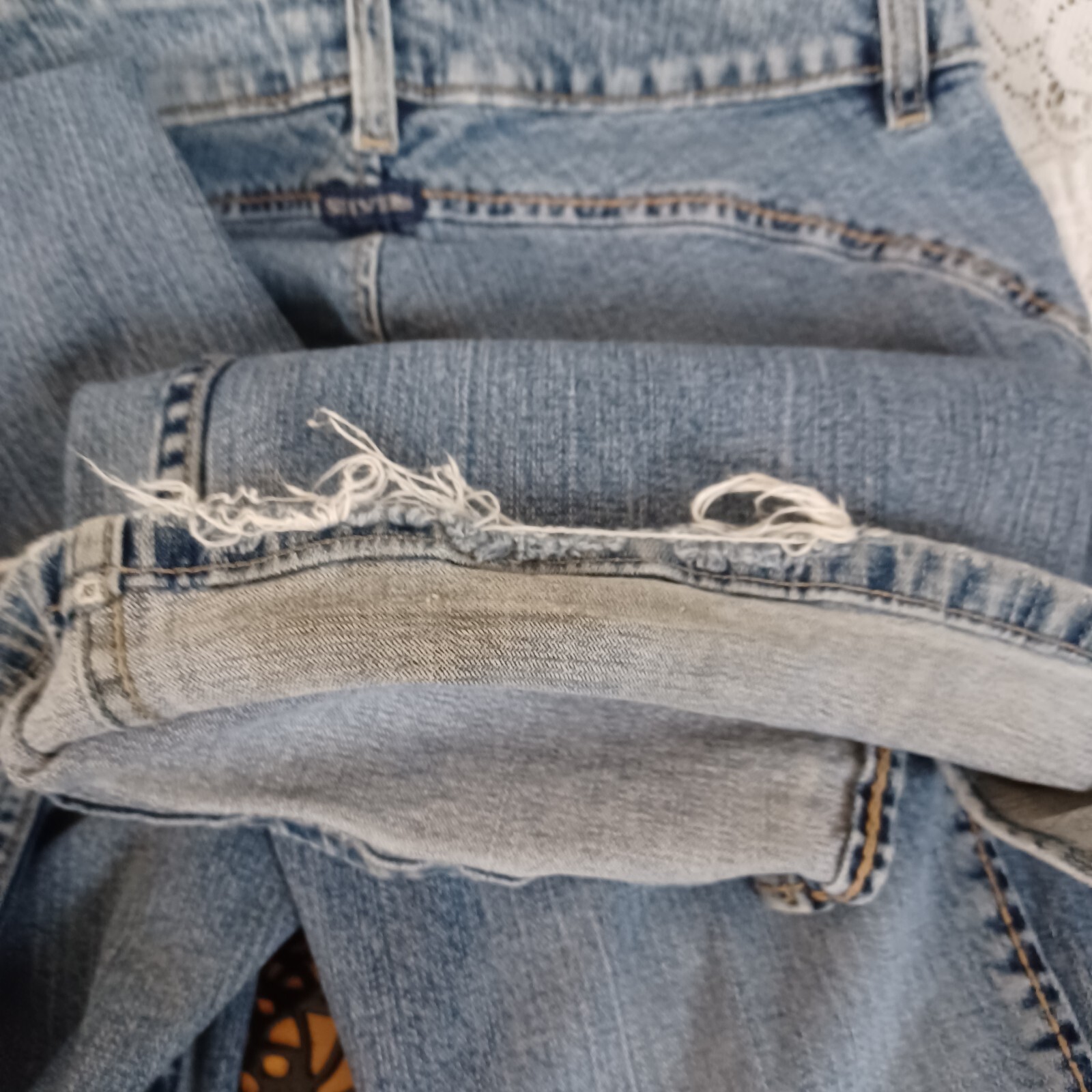 VINTAGE PRE-LOVED 29/33 SILVER JEANS FLARED 97% COTTON 3% LYCRA MADE IN CANADA