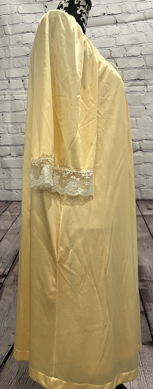 Vtg 80’s MG JC Penney Butter Yellow Nylon White Lace Trim 2 pc Sleepwear Set M