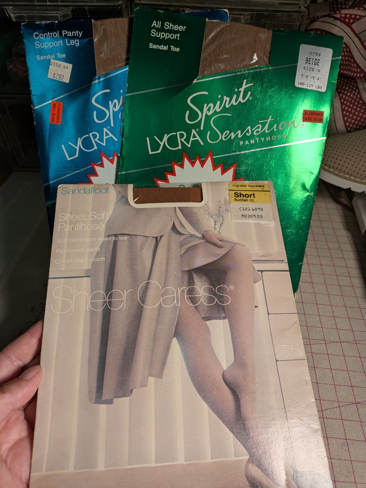 Vtg x3 Pantyhose JCPenney Spirit Lycra Control Sandalfoot Beige Sz A Short Sheer