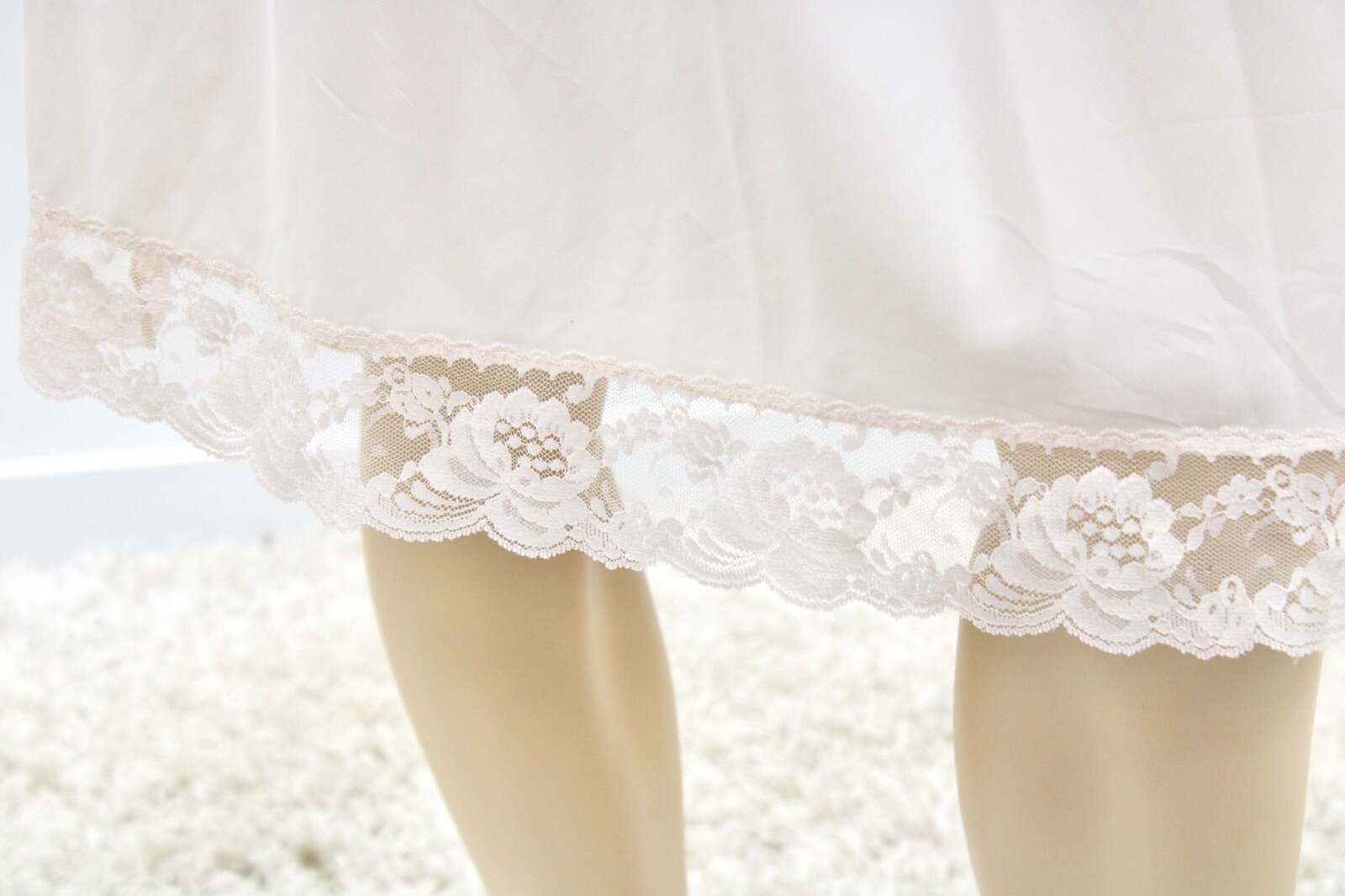 Vintage Barbizon Full Slip sz 36 Faintly Pink Nylon Poly Blend Lace Satin Straps