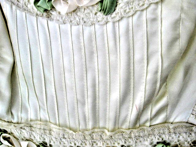 VTG 1980 2pc CREAM GLOSSY SATIN BALL GOWN/LACE-PINK RIBBON FLORAL-9-10-LACE HAT
