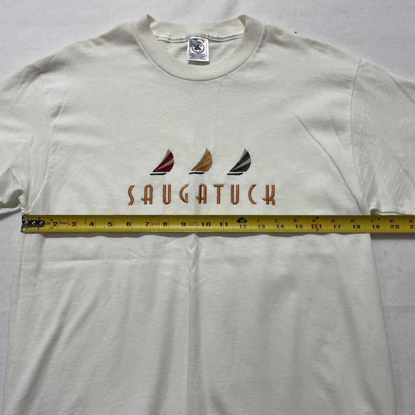 PRO WEIGHT Womens Shirt Medium M Pre Shrunk 100% Cotton Saugatuck Sailboat Tee