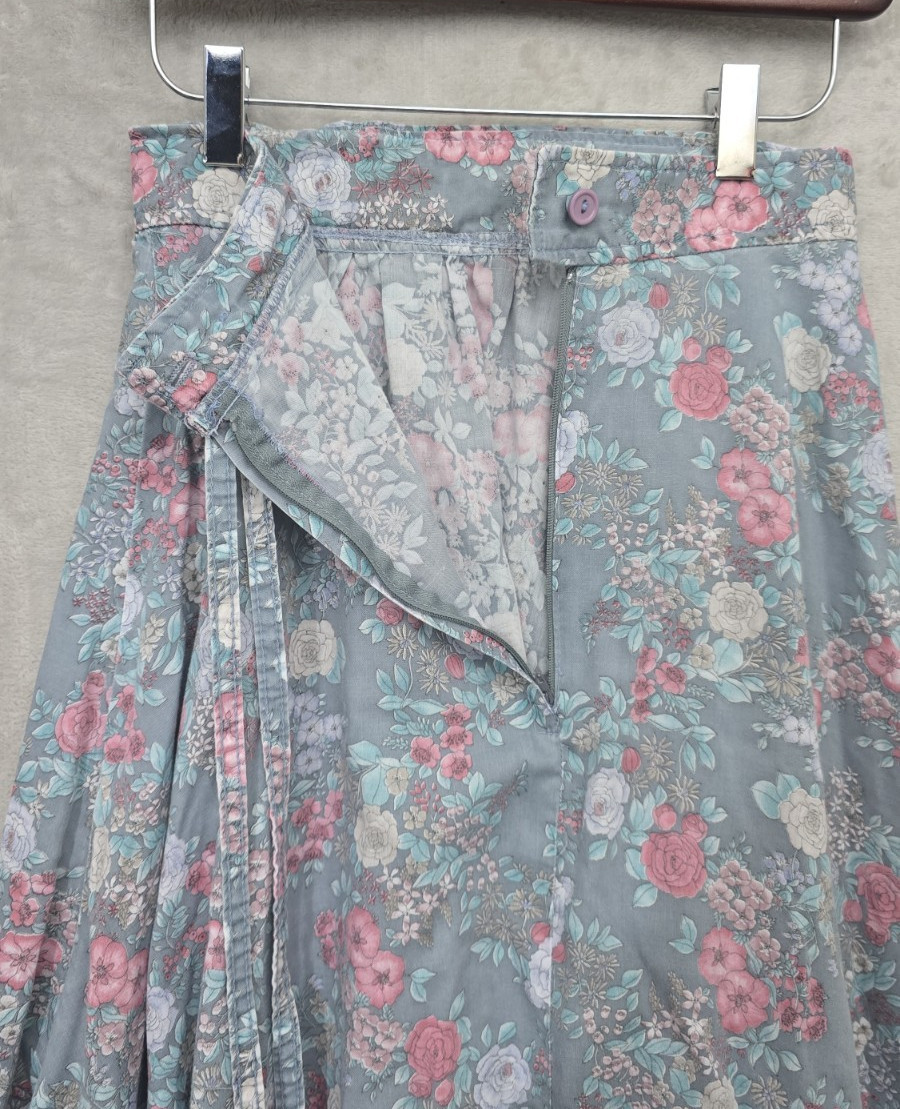 Vintage 80s Kayo of California Floral Midi Skirt Blue Gray Trad Cottagecore