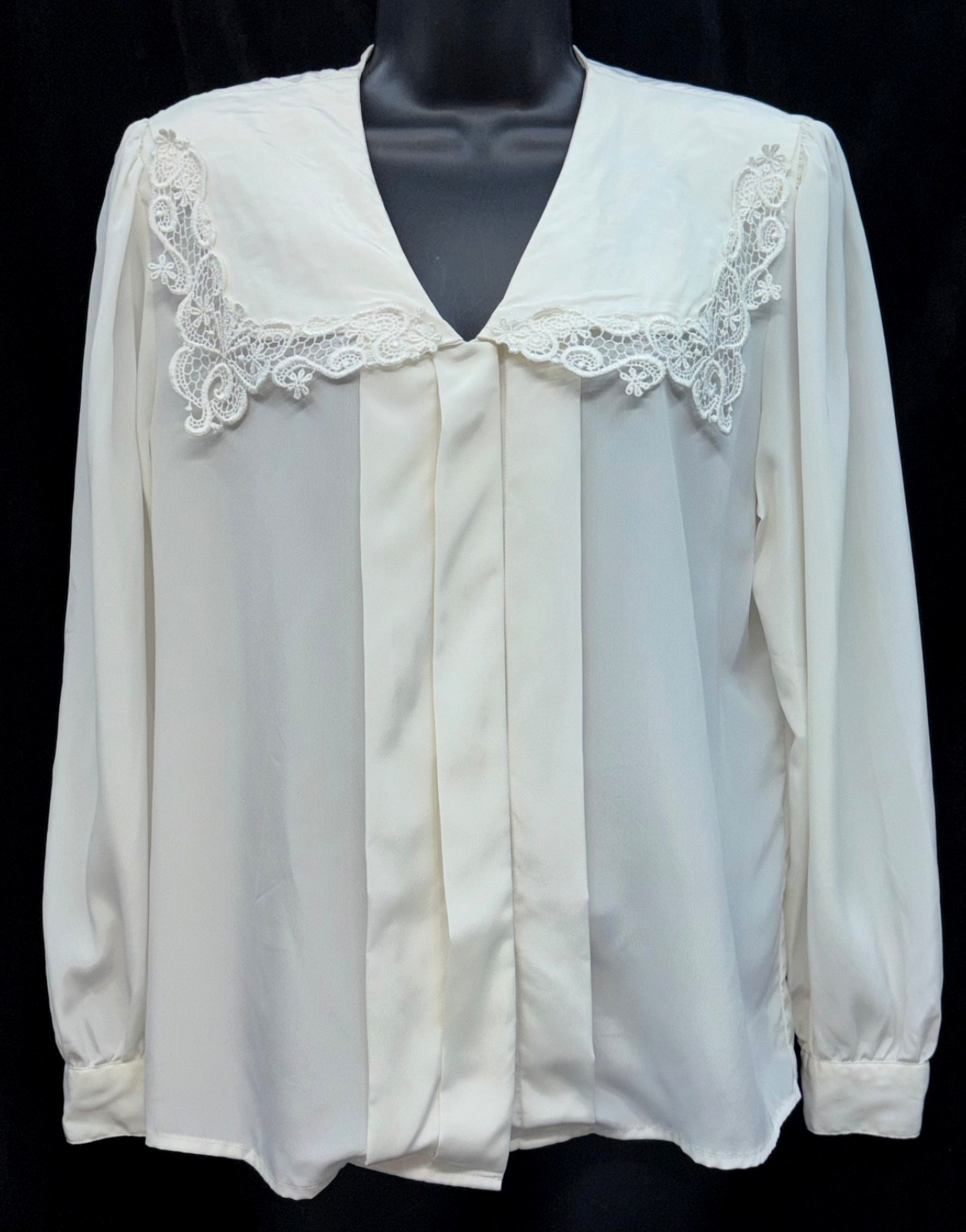 VTG David Matthew Women Size 12P Button Up Long Sleeve Lace Collar Blouse Cream