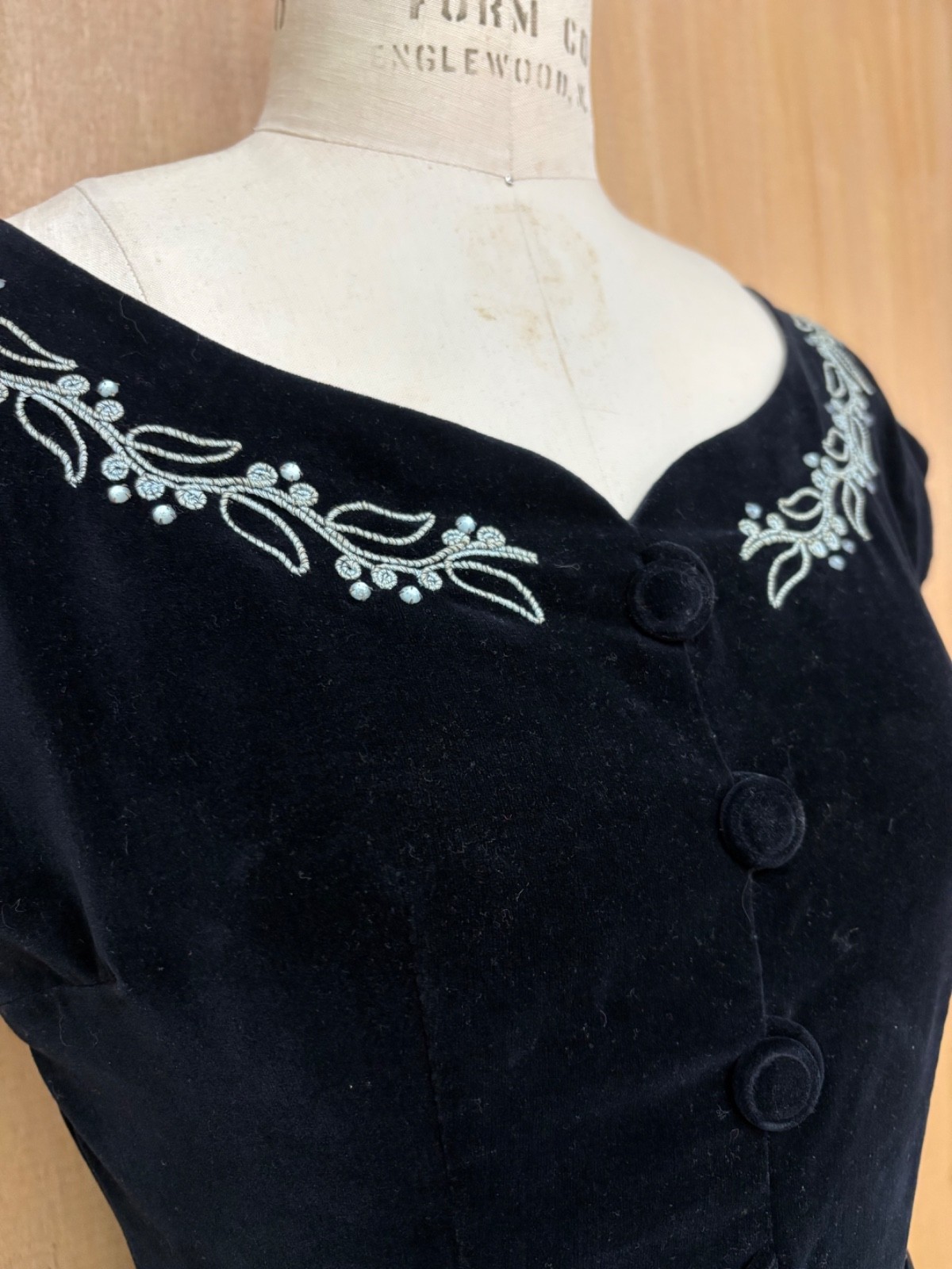 VTG 40s 50s MINX MODES Velveteen Dress Cord Embroidery Rhinestone Boat Neck XS
