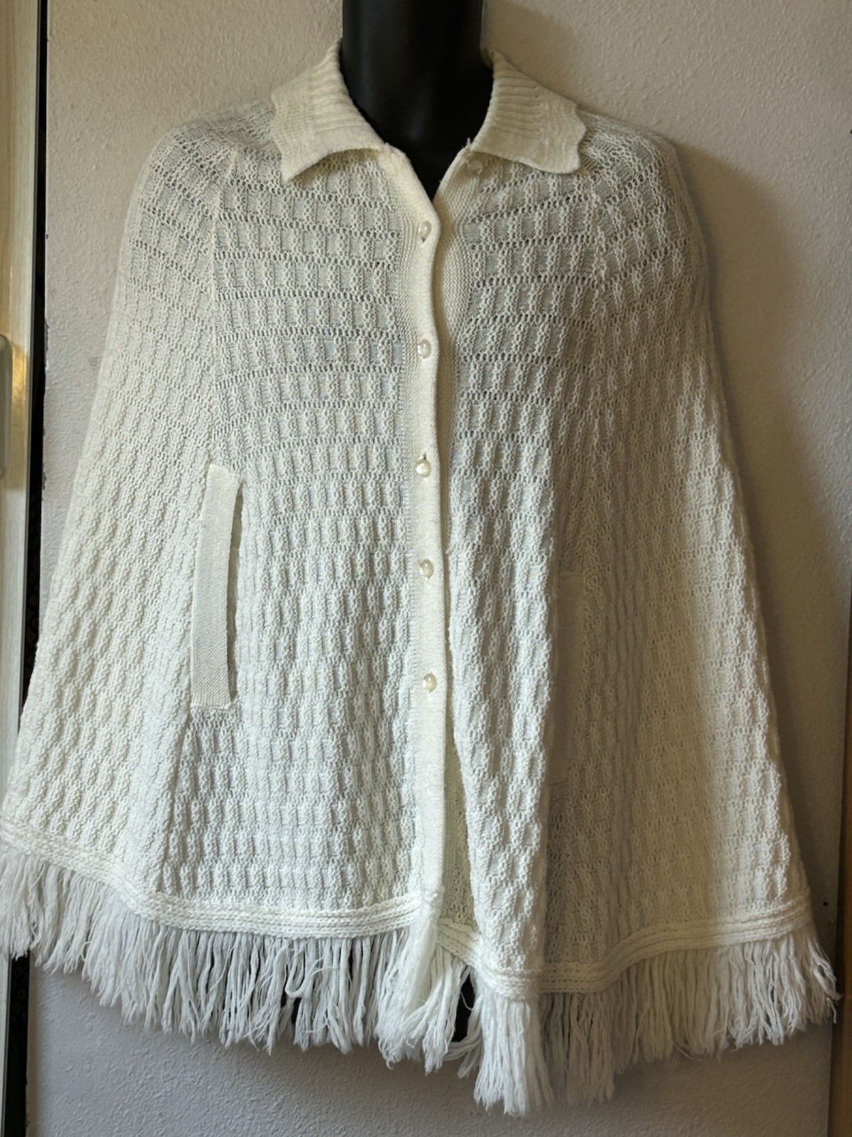 VTG 70’s White Knit Poncho W/ Fringe Arm Holes Hippie Boho Granny core S