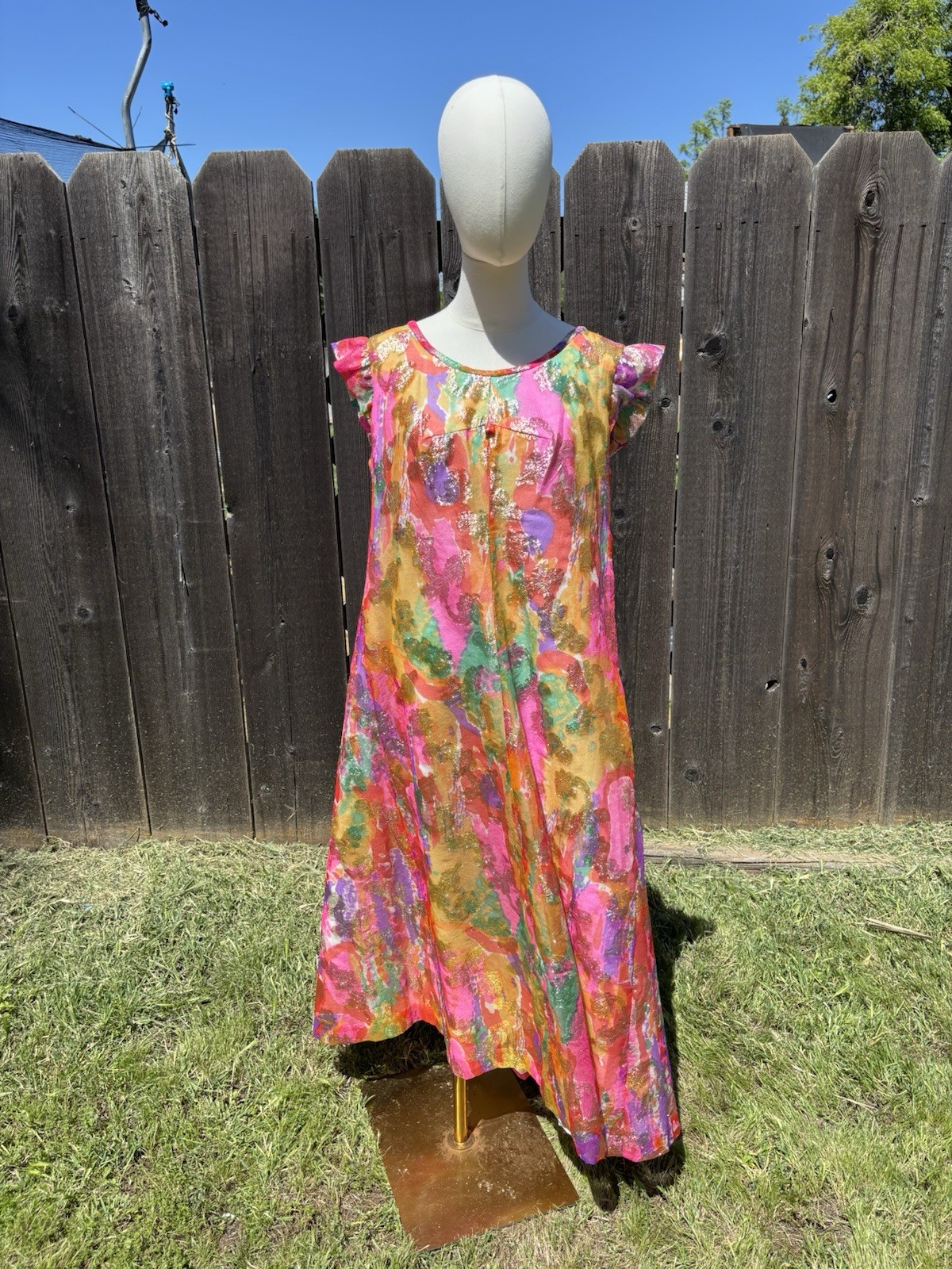 Vintage 70’s Mildred’s Of Hawaii Rare Volup Floral And Gold Metallic Maxi Gown
