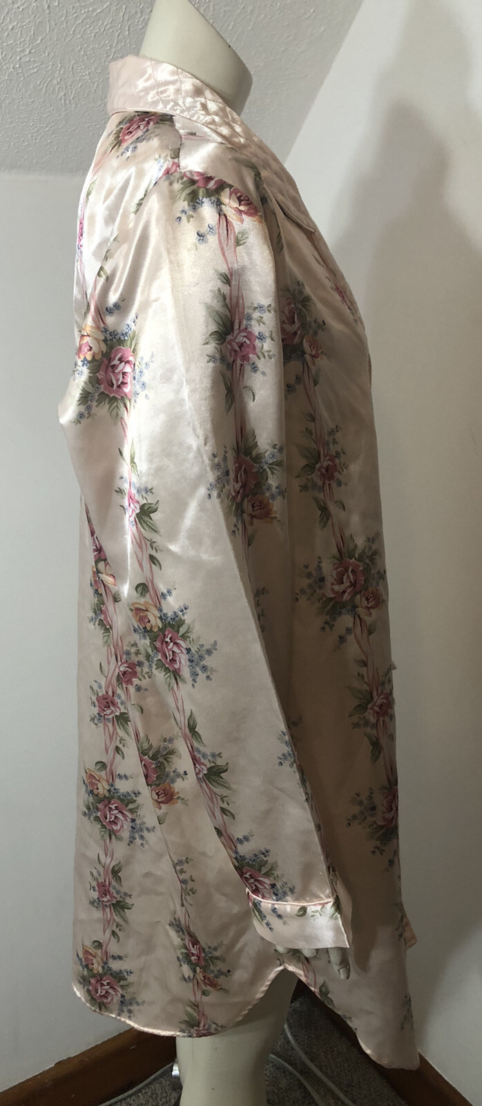Rosas Closet Medium Nightgown Pink Floral Satin Button Front Quilted Accent