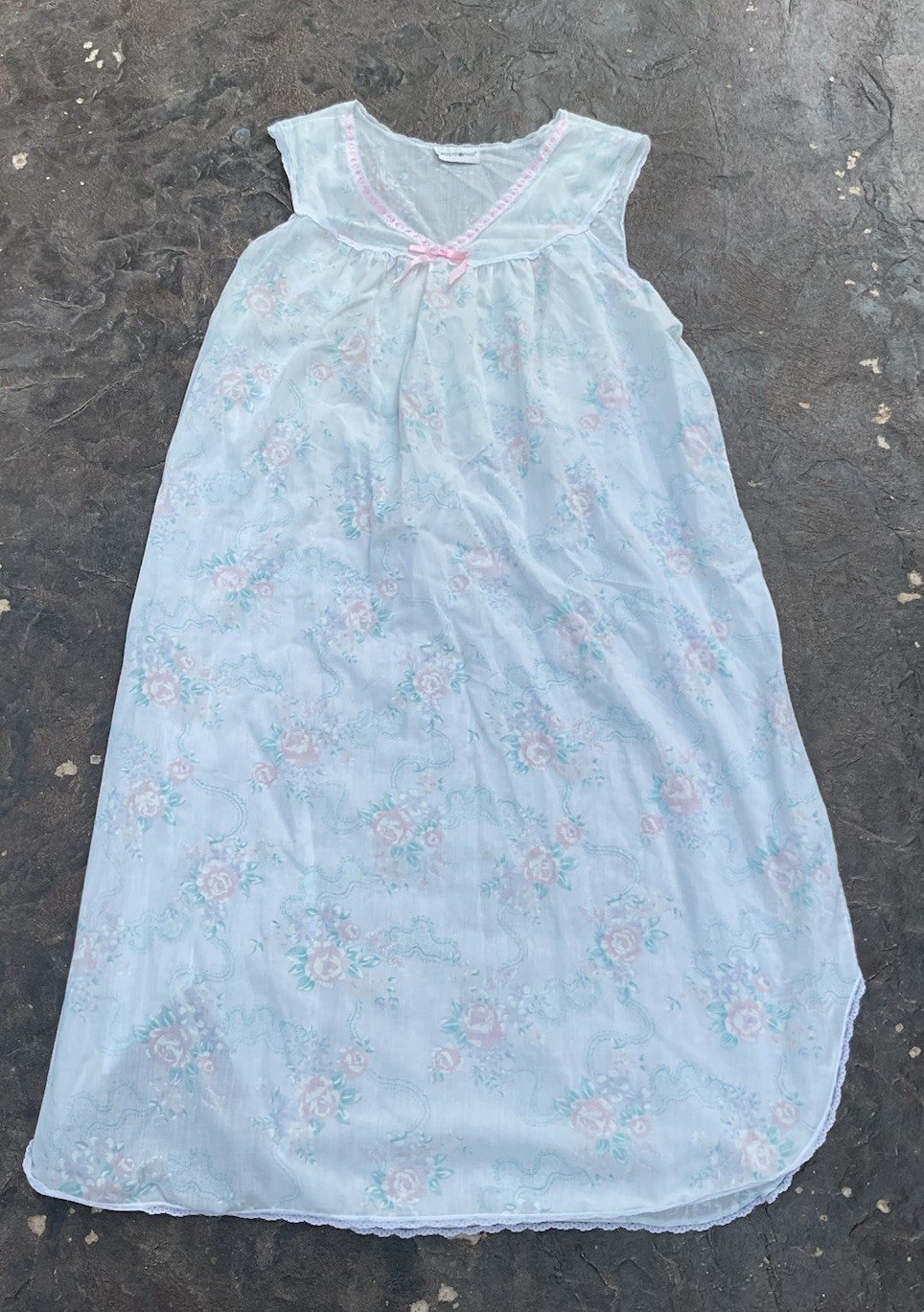 Vintage Sears Apostrophe Robe & Nightgown Womens Size L Floral Embroidered Lace